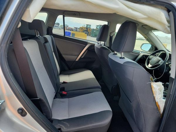 2015 TOYOTA RAV4 LE (X Grade)