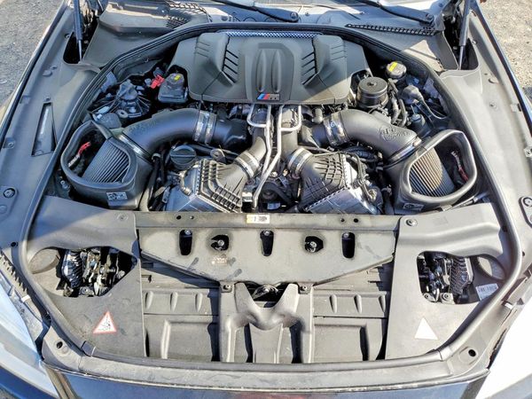 2016 BMW M6 — Engine bay