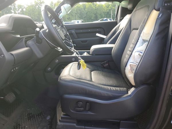 2025 LAND ROVER DEFENDER