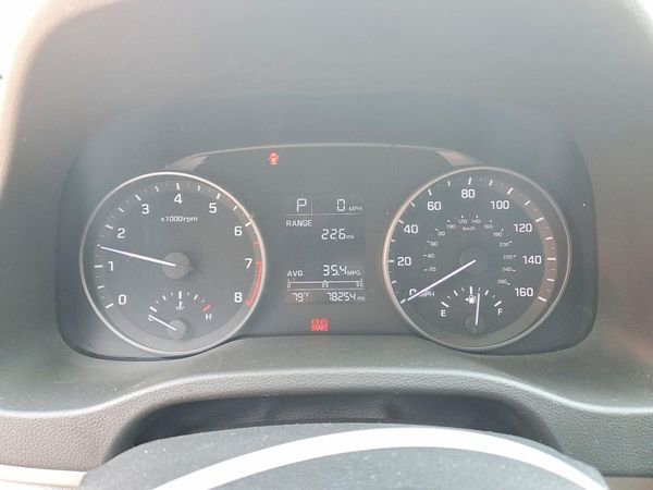 2017 HYUNDAI ELANTRA