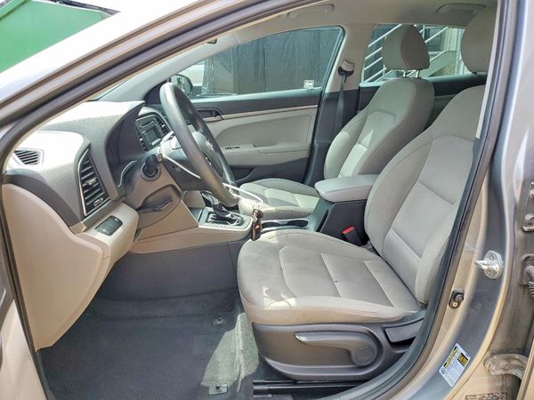 2017 HYUNDAI ELANTRA SE Base