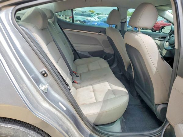 2017 HYUNDAI ELANTRA SE Base