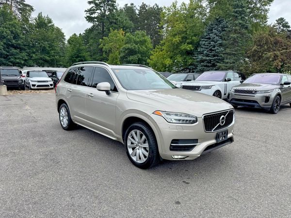 2018 VOLVO XC90 Momentum