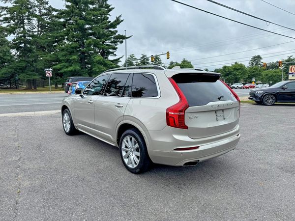 2018 VOLVO XC90 Momentum