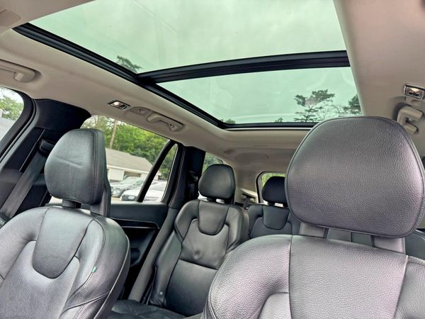 2018 VOLVO XC90 Momentum