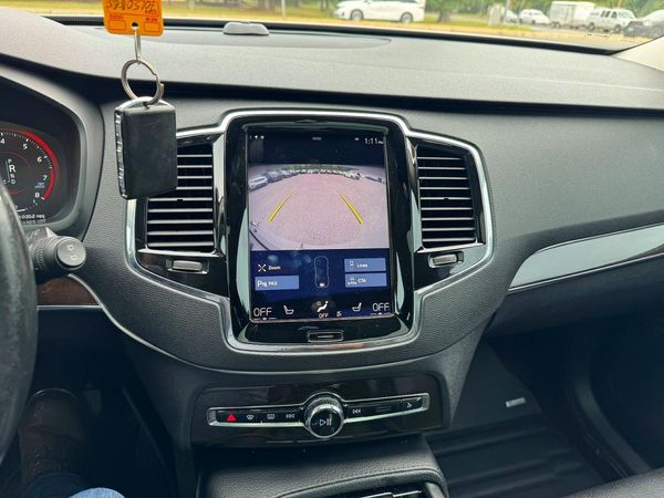 2018 VOLVO XC90 Momentum