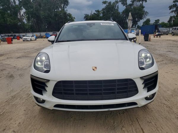 2017 PORSCHE MACAN