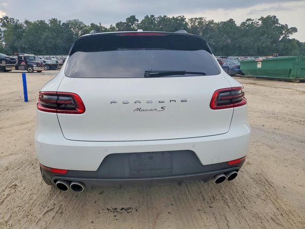 2017 PORSCHE MACAN
