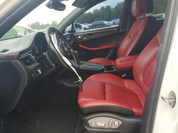 2017 PORSCHE MACAN