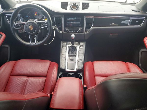 2017 PORSCHE MACAN