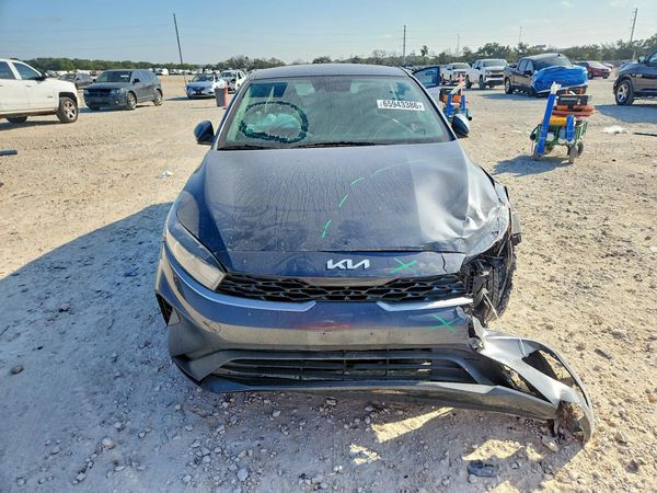 2022 KIA FORTE FE, LXS