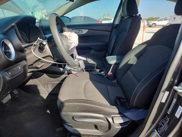 2022 KIA FORTE FE, LXS