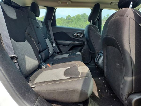 2015 JEEP CHEROKEE Sport