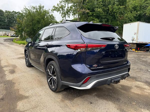 2021 TOYOTA HIGHLANDER XSE Nav & JBL