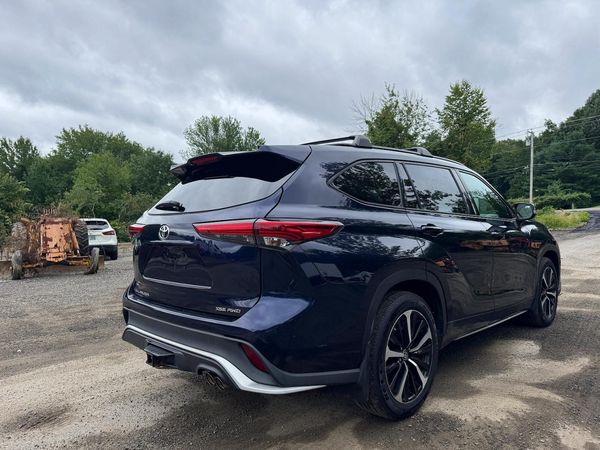 2021 TOYOTA HIGHLANDER XSE Nav & JBL