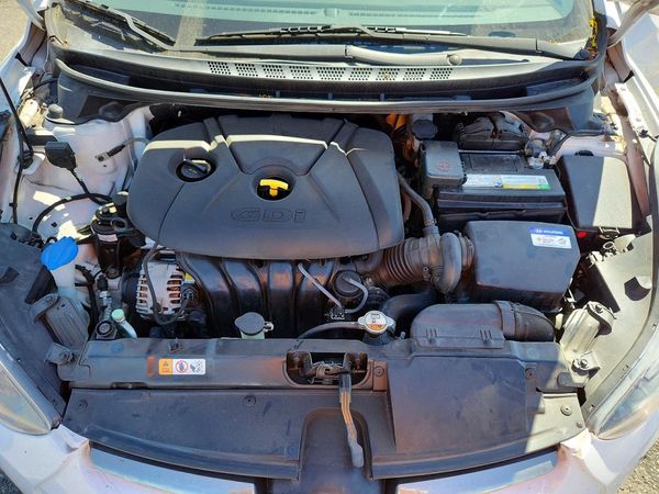 2015 HYUNDAI ELANTRA GLS(Middle)