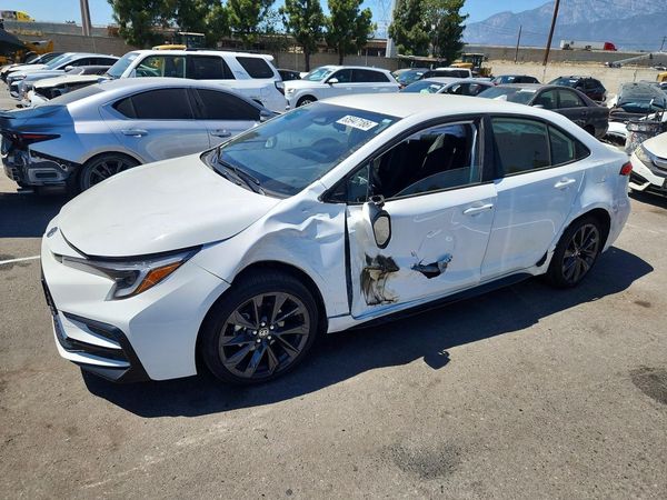 2026 TOYOTA COROLLA — Front 3/4