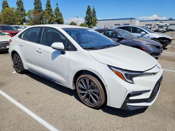 2026 TOYOTA COROLLA — Passenger 3/4