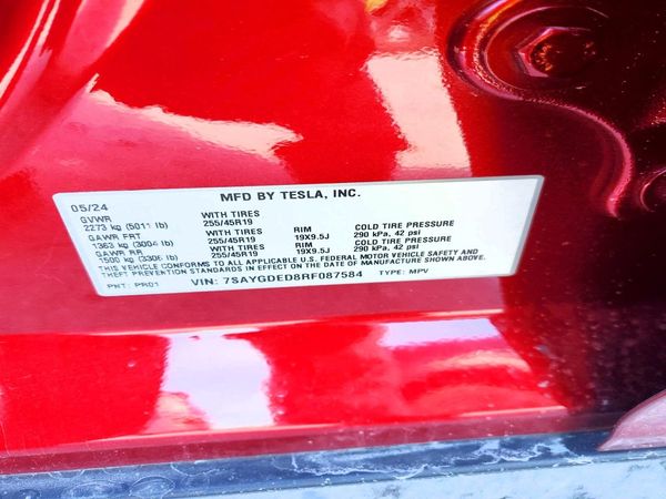 2024 TESLA MODEL Y