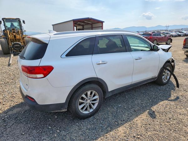 2016 KIA SORENTO L / LX