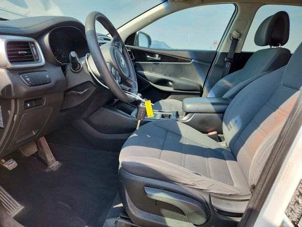 2016 KIA SORENTO L / LX
