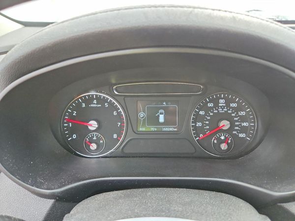 2016 KIA SORENTO L / LX
