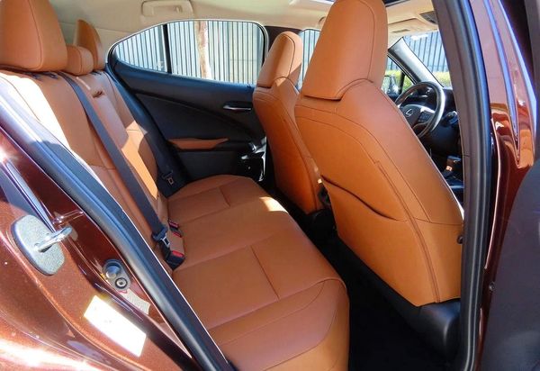 2019 LEXUS UX