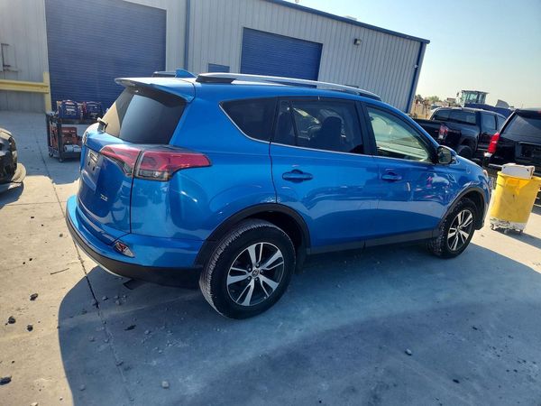2018 TOYOTA RAV4 Adventure/XLE