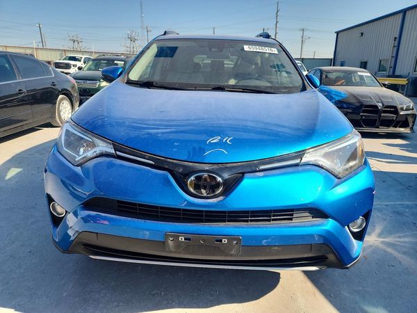 2018 TOYOTA RAV4 Adventure/XLE