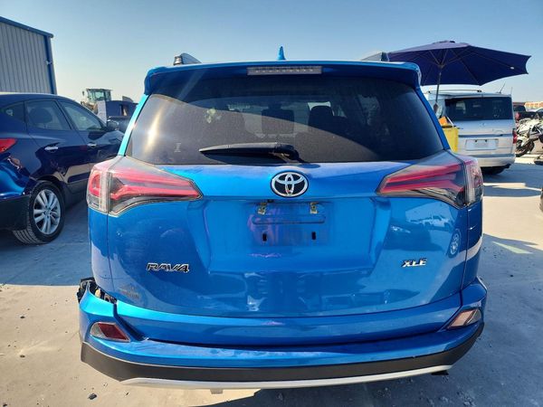 2018 TOYOTA RAV4 Adventure/XLE