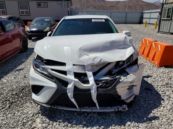 2018 TOYOTA CAMRY