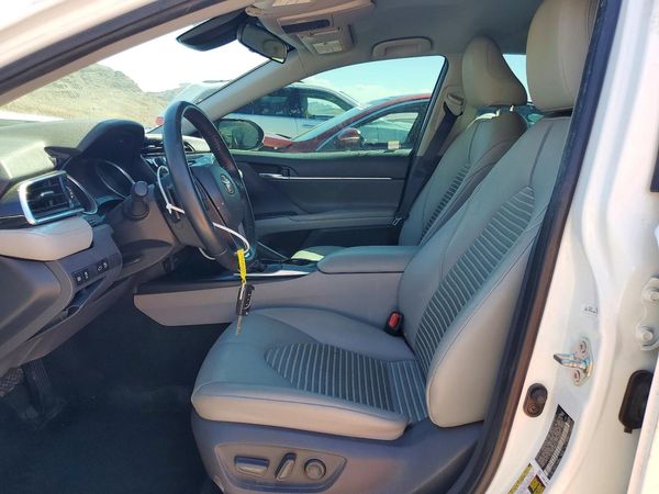 2018 TOYOTA CAMRY
