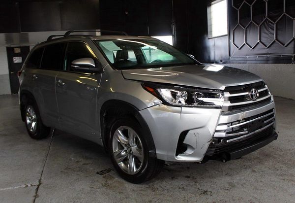 2018 TOYOTA HIGHLANDER