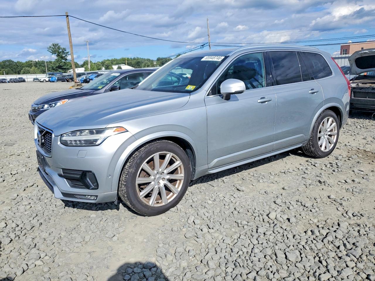 2016 VOLVO XC90 SVR5 R-Design — Front 3/4