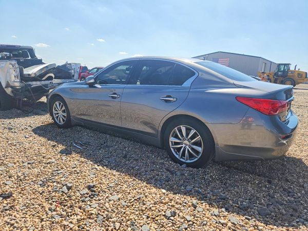 2015 INFINITI Q50