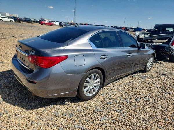 2015 INFINITI Q50