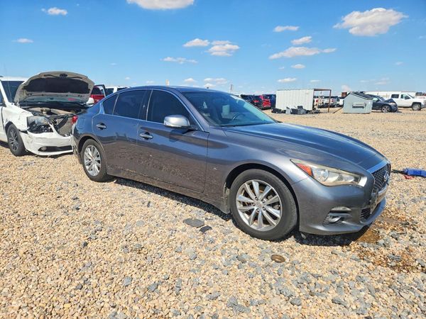2015 INFINITI Q50