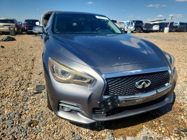 2015 INFINITI Q50