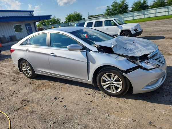 2013 HYUNDAI SONATA GLS/ GLS Popular