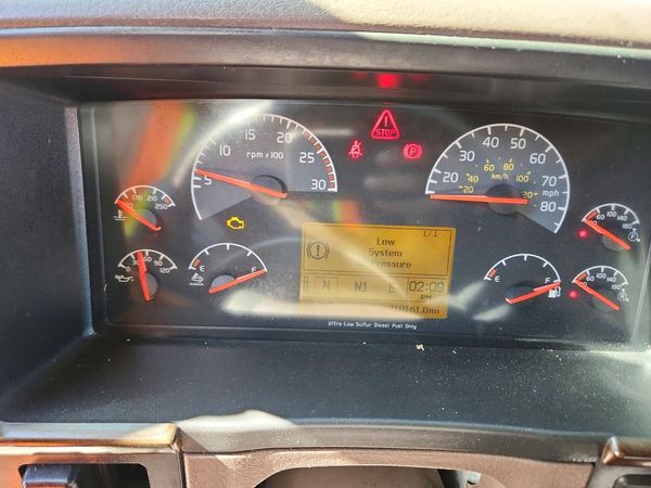 2016 VOLVO VN