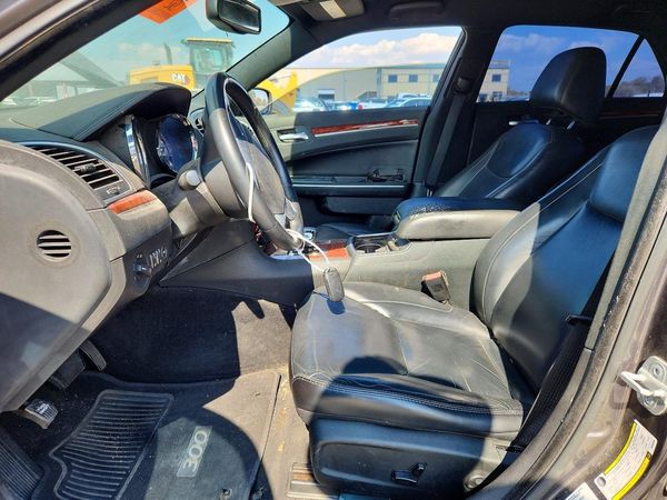2013 CHRYSLER 300 Base/Limited