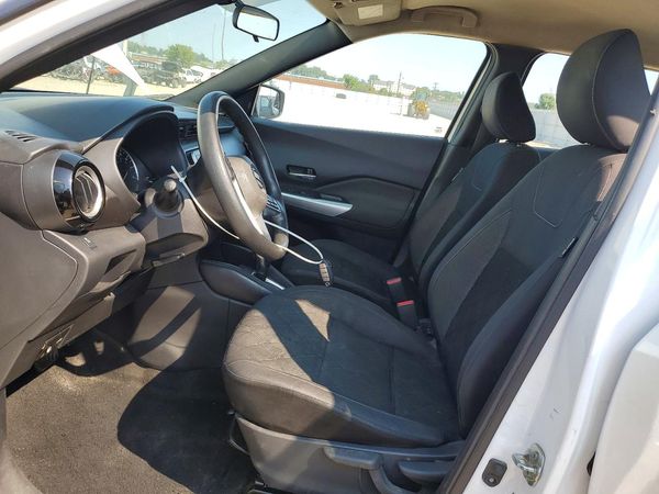 2019 NISSAN KICKS — DENT
