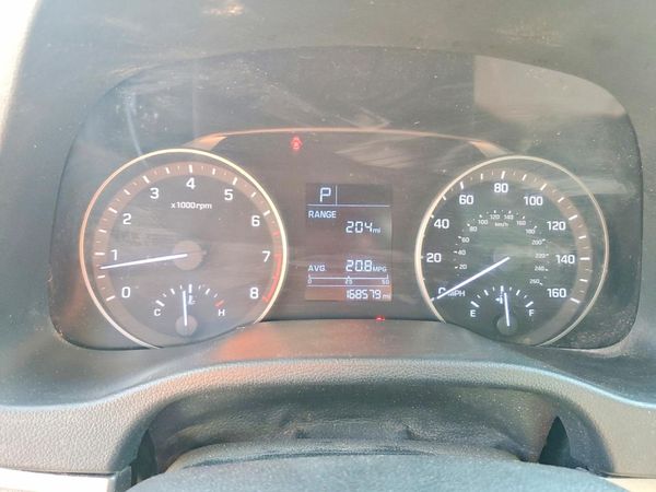 2017 HYUNDAI ELANTRA SE Base