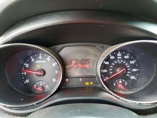 2016 KIA SEDONA LX - Middle-low