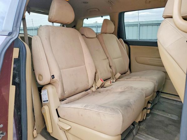2016 KIA SEDONA LX - Middle-low