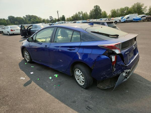 2016 TOYOTA PRIUS One/Two