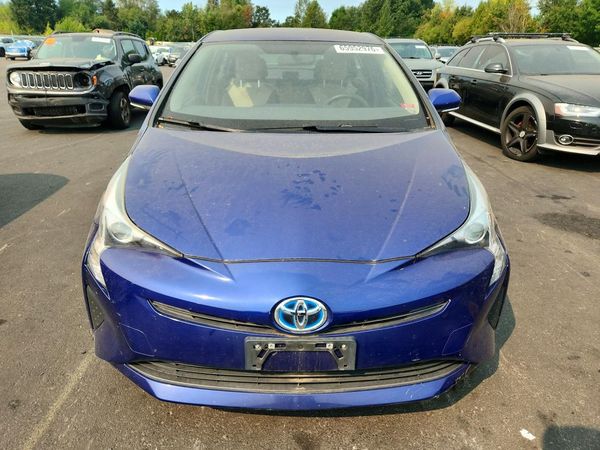 2016 TOYOTA PRIUS One/Two