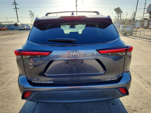 2020 TOYOTA HIGHLANDER XLE Nav