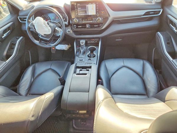 2020 TOYOTA HIGHLANDER XLE Nav