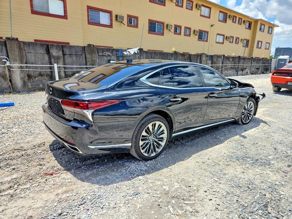 2018 LEXUS LS 500